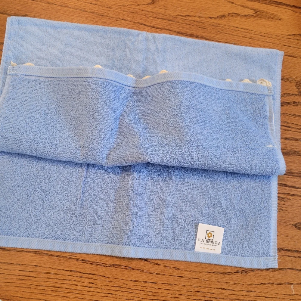 Cottagecore Bath Towel Set ~ Vtg 1980s? ~ Blue & Lacey Trim  GUC FINAL PRICE